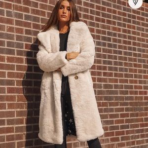 Lulus cream faux fur coat
